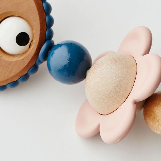 Holzspielzeug von BabyBjörn für die Wippe Wackeläuglein Pastell.