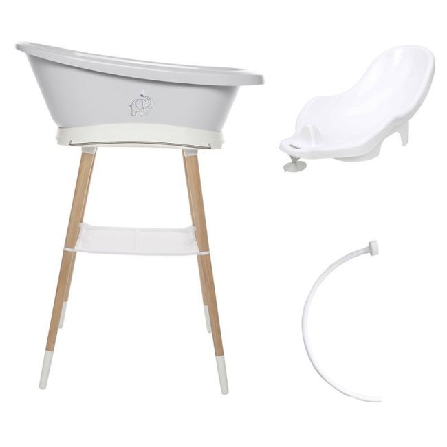 Ensemble baignoire Sense Ollie avec baignoire, siège, tuyau et support blanc.